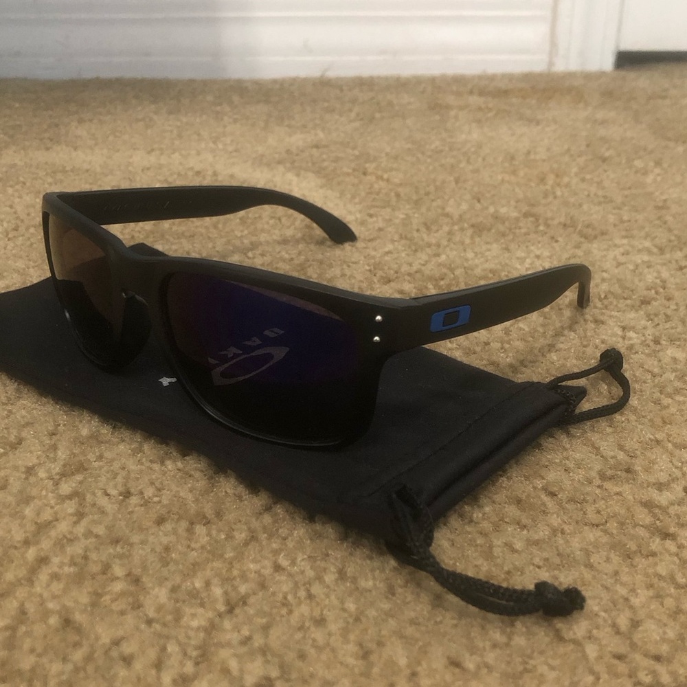Oakley Holbrook Blue Reflective 9102 Matte Black Frame - Picture 8 of 8